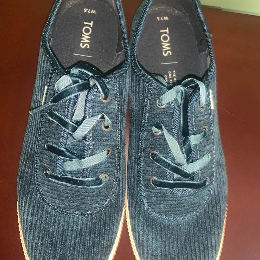 Tom's Teal Corduroy Comfort Sneakers Topanga Preppy Shoes Size 7.5 Velvet Blue